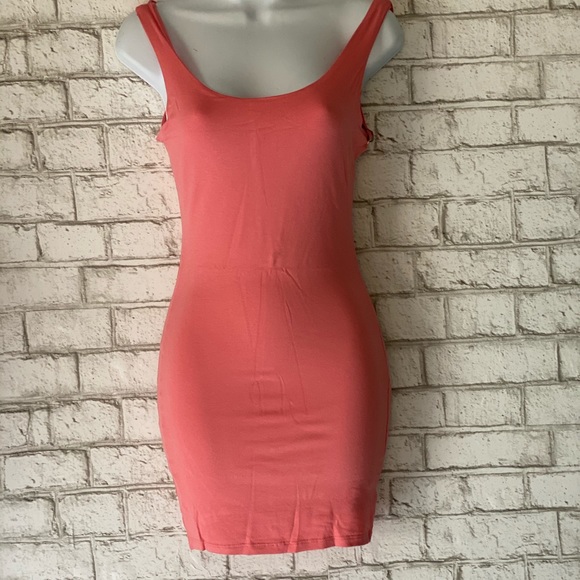 Sleeveless Dress 🦋 - Picture 1 of 3